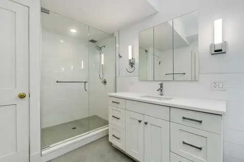 202 East Walton Place Chicago IL 60611
