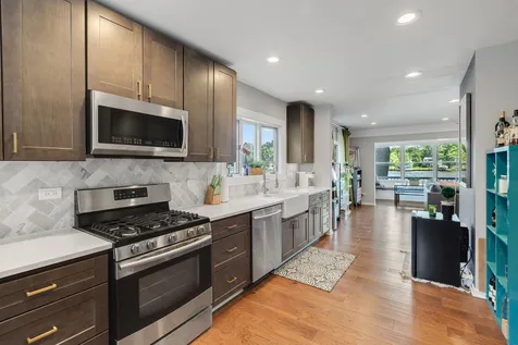 1501 Sunnyside Beach Drive Mchenry IL 60051