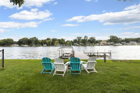 1501 Sunnyside Beach Drive Mchenry IL 60051