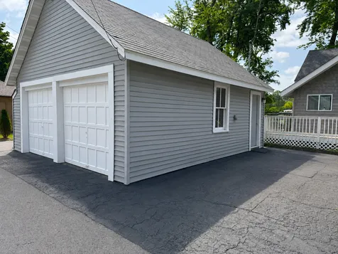 1501 Sunnyside Beach Drive Mchenry IL 60051