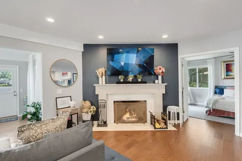 1501 Sunnyside Beach Drive Mchenry IL 60051