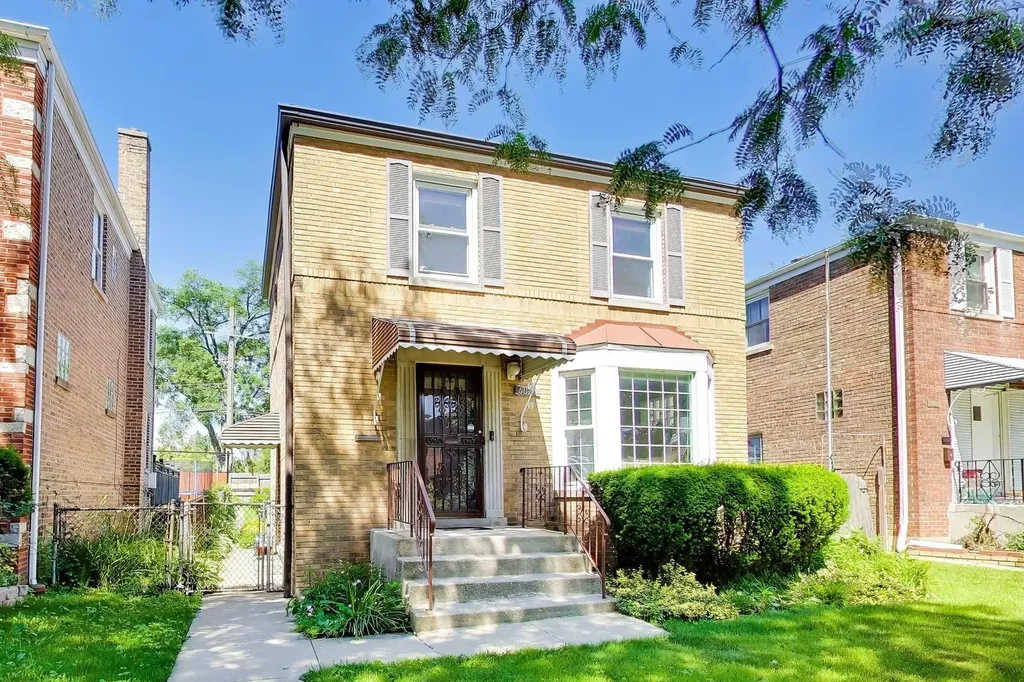 6028 North Whipple Street N Chicago IL 60659