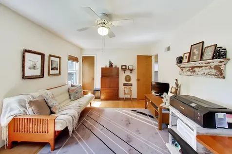 6028 North Whipple Street N Chicago IL 60659