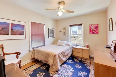 6028 North Whipple Street N Chicago IL 60659