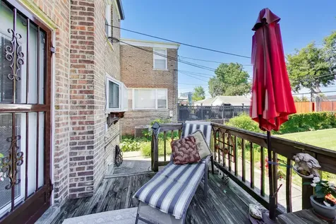 6028 North Whipple Street N Chicago IL 60659