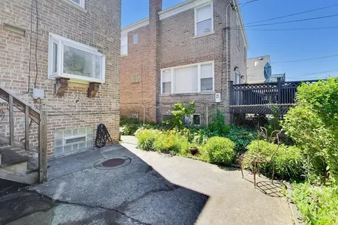 6028 North Whipple Street N Chicago IL 60659