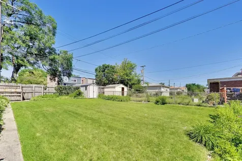 6028 North Whipple Street N Chicago IL 60659