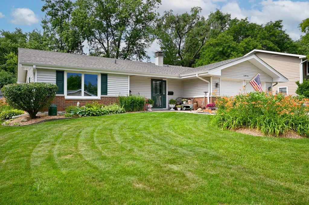 21W715 Glen Valley Drive Glen Ellyn IL 60137