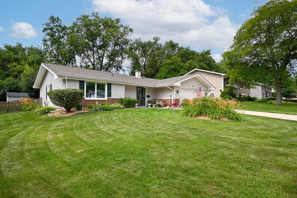 21W715 Glen Valley Drive Glen Ellyn IL 60137