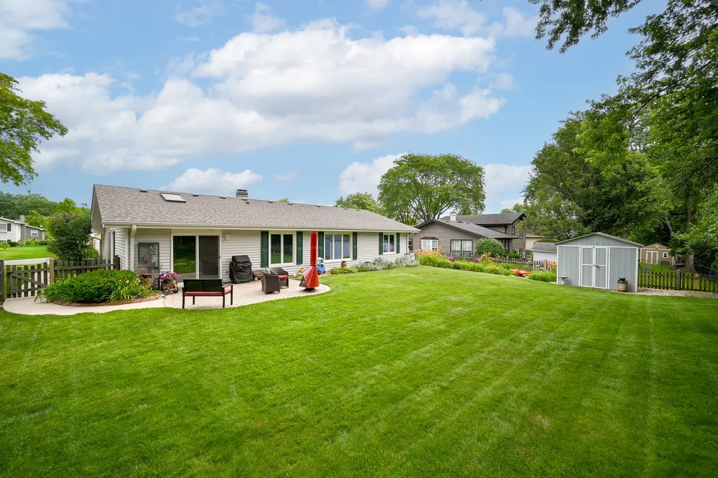 21W715 Glen Valley Drive Glen Ellyn IL 60137