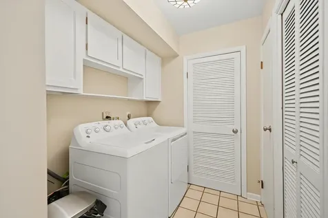 21W715 Glen Valley Drive Glen Ellyn IL 60137