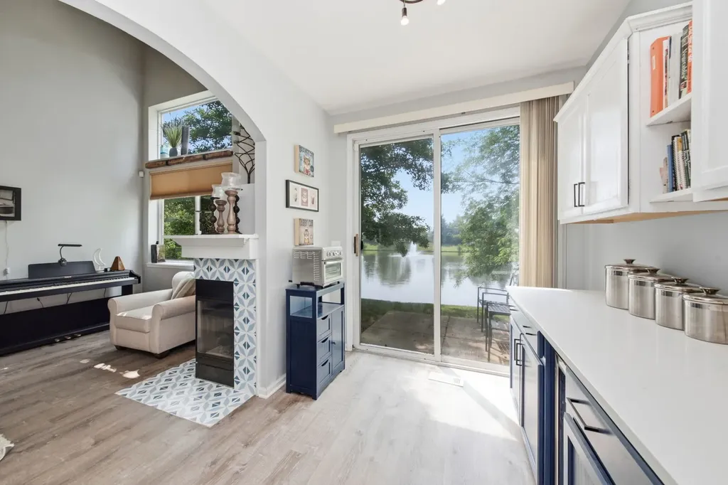3069 Autumn Lake Drive Aurora IL 60504