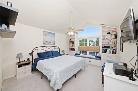 3069 Autumn Lake Drive Aurora IL 60504