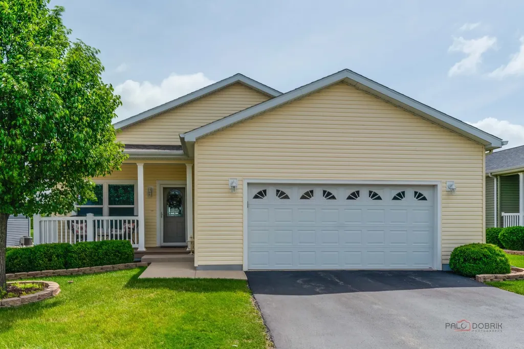 1459 Equestrian Drive Grayslake IL 60030