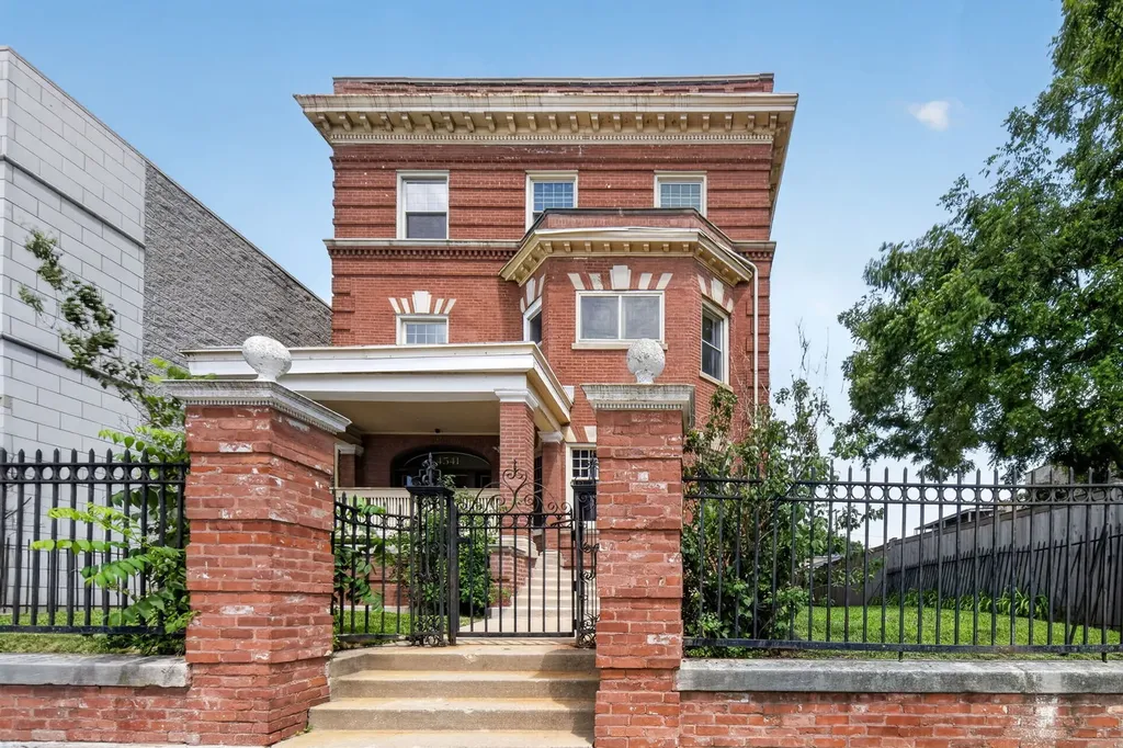 4541 South Forrestville Avenue Chicago IL 60653