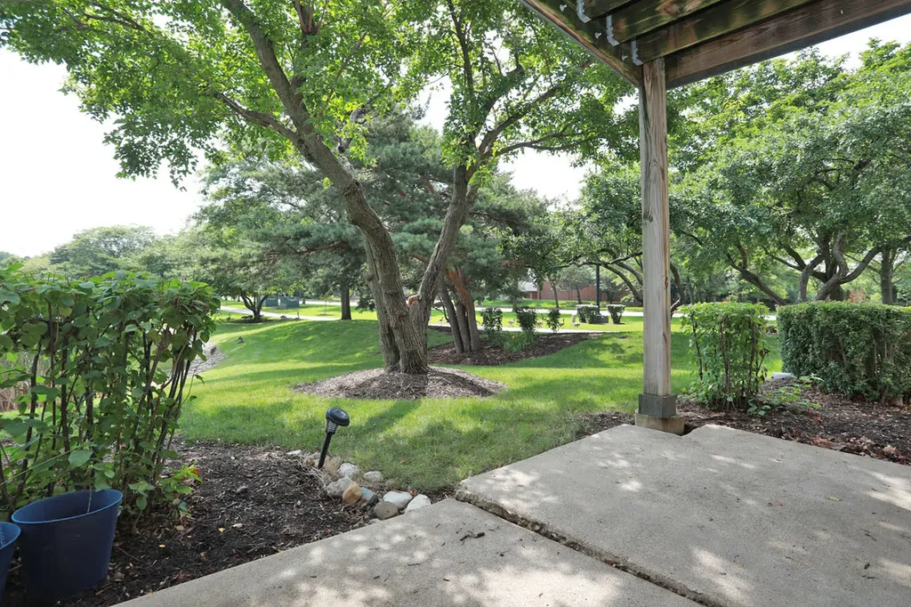 1 Trails Drive Schaumburg IL 60194
