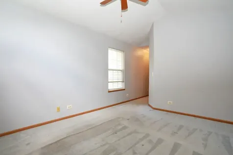 704 Shady Oaks Court Elgin IL 60120
