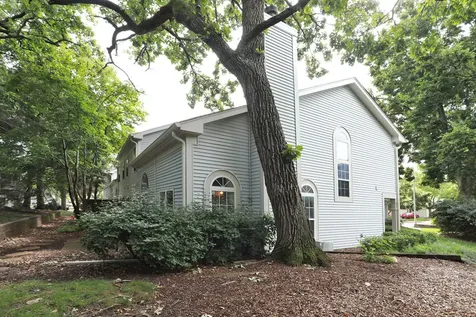 704 Shady Oaks Court Elgin IL 60120