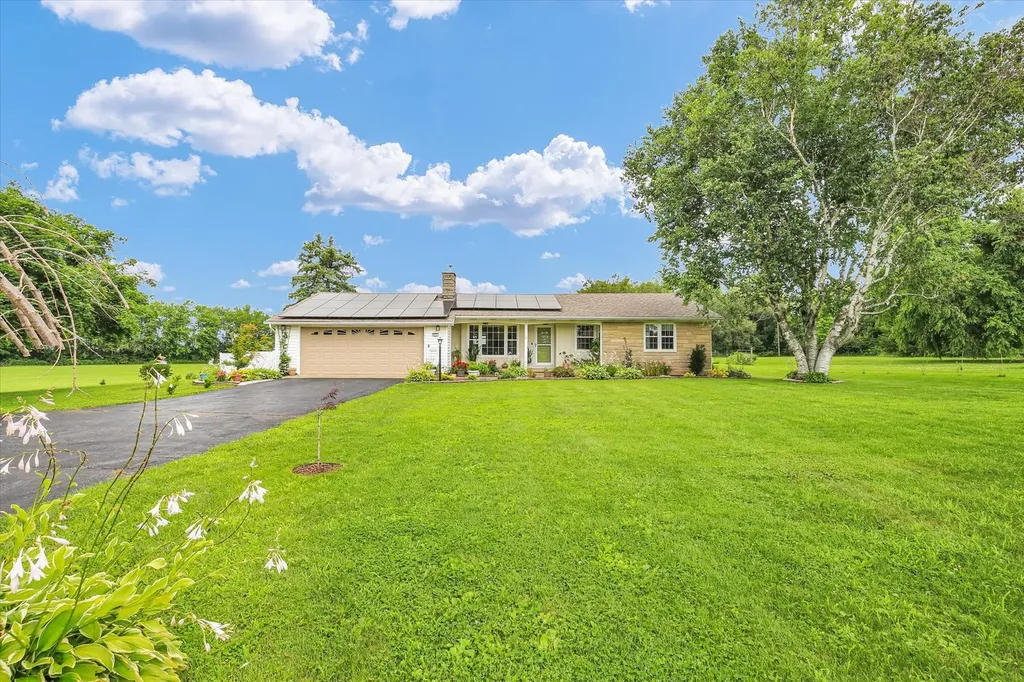 601 West Woodyard Avenue Ridge Farm IL 61870