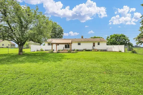 601 West Woodyard Avenue Ridge Farm IL 61870