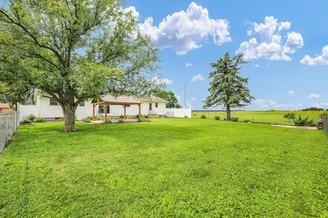 601 West Woodyard Avenue Ridge Farm IL 61870