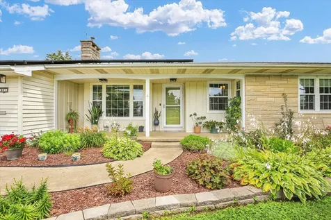 601 West Woodyard Avenue Ridge Farm IL 61870