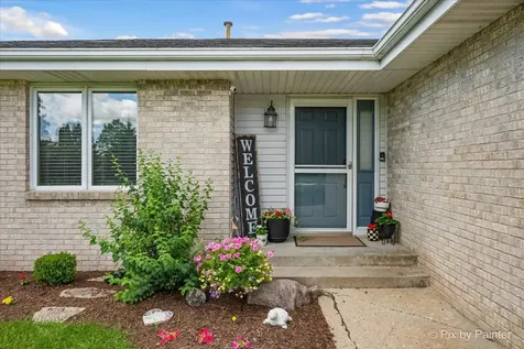 7585 Derby Close Caledonia IL 61011