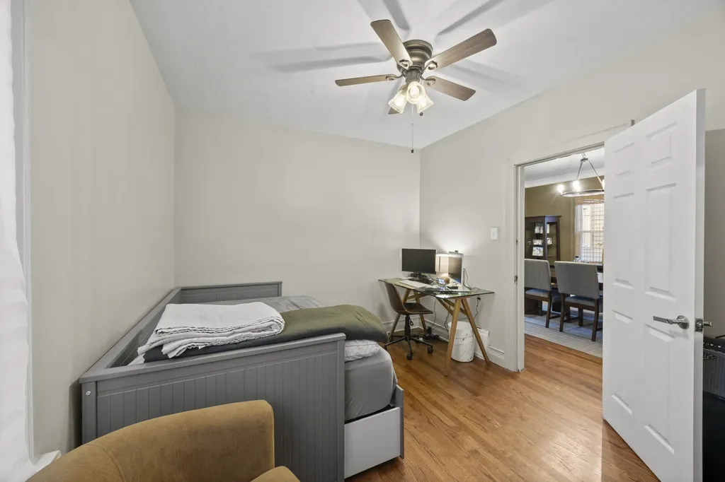 8328 South Essex Avenue Chicago IL 60617