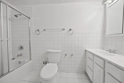 8328 South Essex Avenue Chicago IL 60617