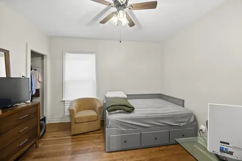 8328 South Essex Avenue Chicago IL 60617