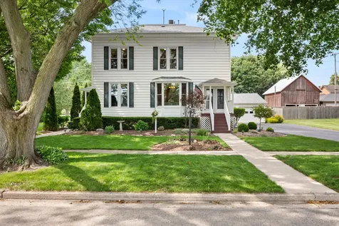 204 East Navaho Avenue Shabbona IL 60550