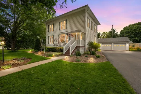 204 East Navaho Avenue Shabbona IL 60550