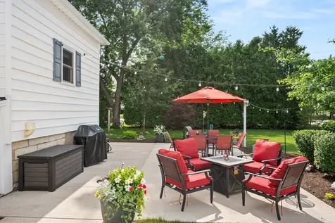 204 East Navaho Avenue Shabbona IL 60550