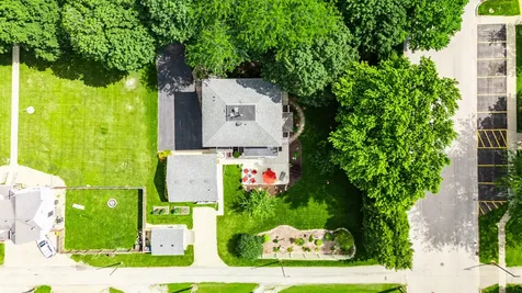 204 East Navaho Avenue Shabbona IL 60550