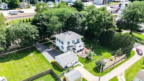 204 East Navaho Avenue Shabbona IL 60550