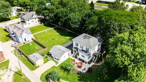 204 East Navaho Avenue Shabbona IL 60550