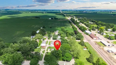 204 East Navaho Avenue Shabbona IL 60550