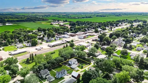 204 East Navaho Avenue Shabbona IL 60550