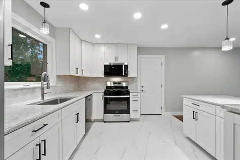 7087 North Mcalpin Avenue Chicago IL 60646