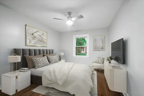 7087 North Mcalpin Avenue Chicago IL 60646