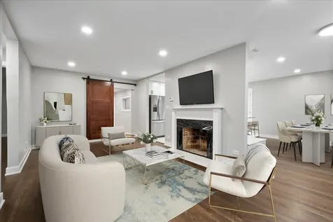 7087 North Mcalpin Avenue Chicago IL 60646