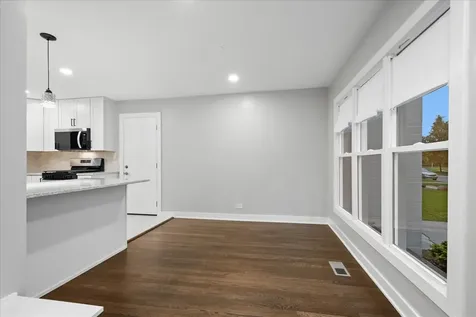 7087 North Mcalpin Avenue Chicago IL 60646