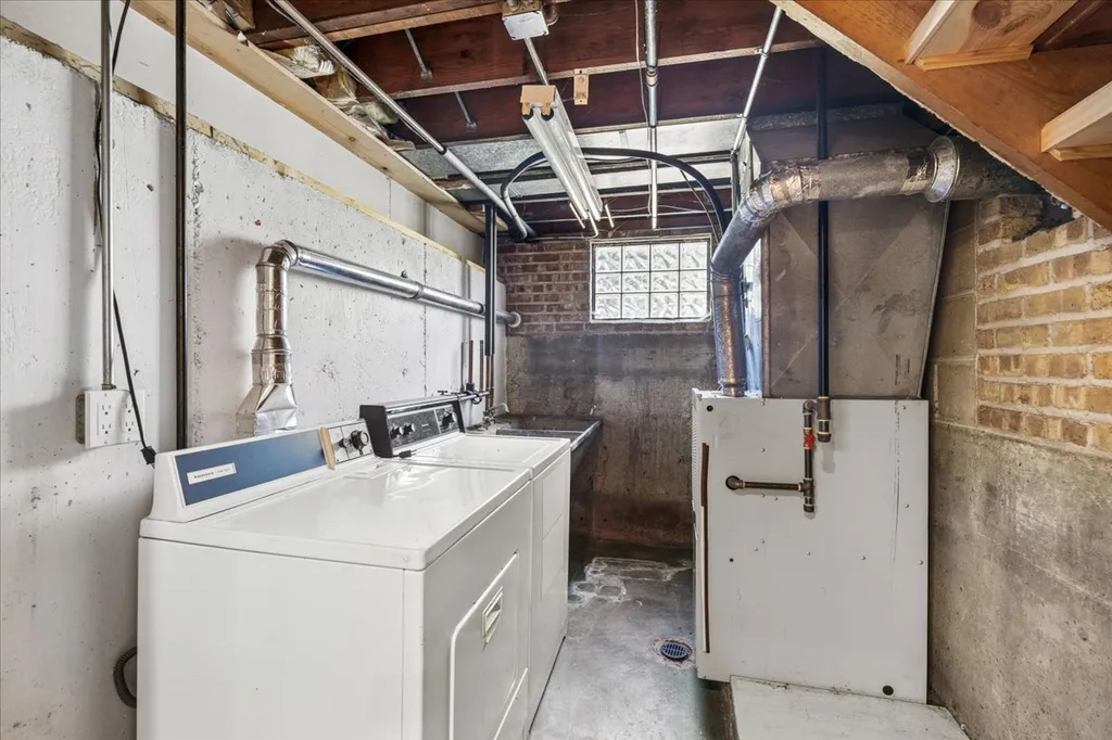 208 Forest Avenue Willow Springs IL 60480