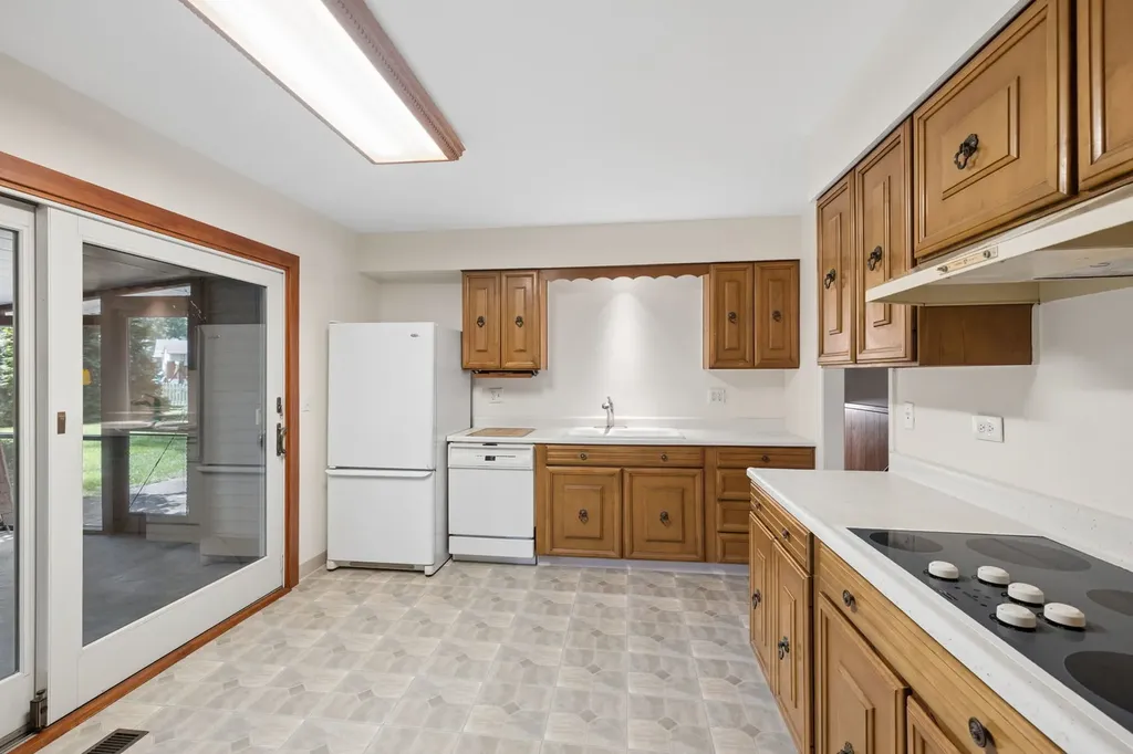5845 Lenox Road Lisle IL 60532