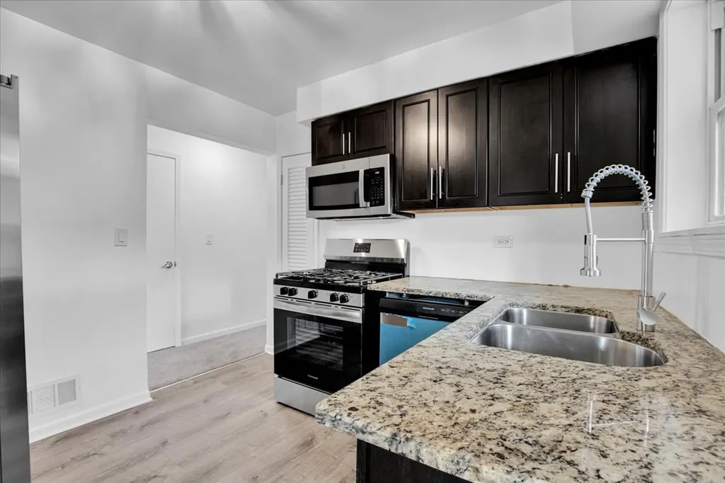3864 Fargo Avenue Skokie IL 60076
