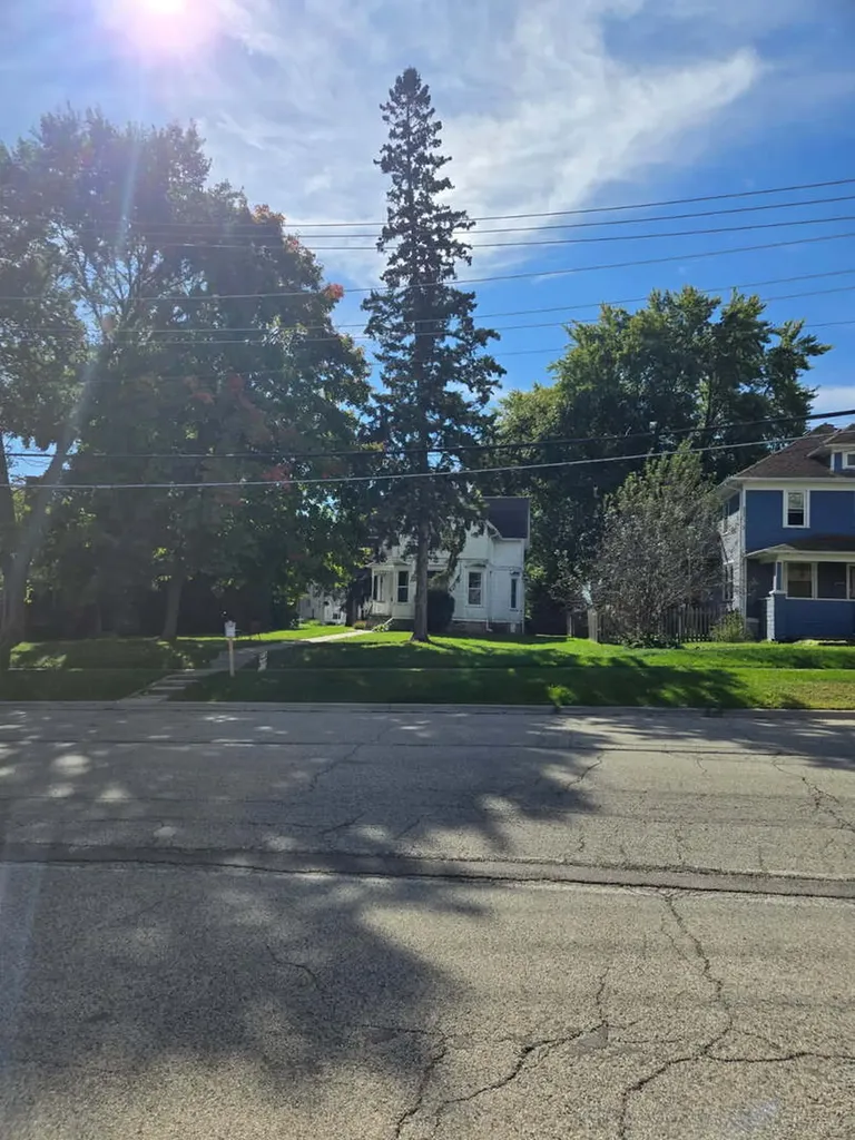 3607 Waukegan Road Mchenry IL 60050