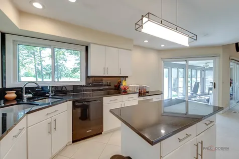 287 Willow Parkway Buffalo Grove IL 60089
