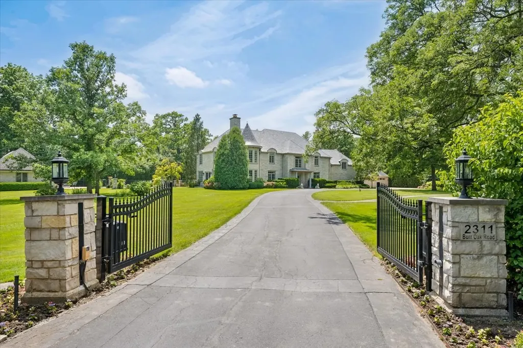 2311 Burr Oak Northfield IL 60093