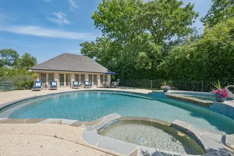 2311 Burr Oak Northfield IL 60093