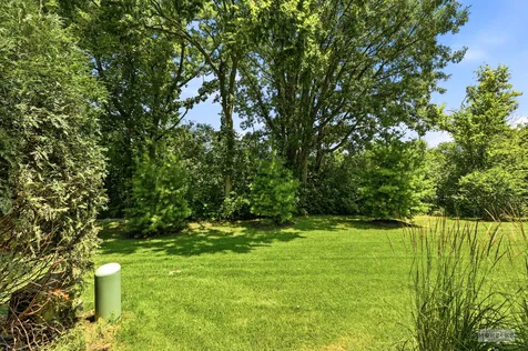 1718 Carlstedt Drive Batavia IL 60510